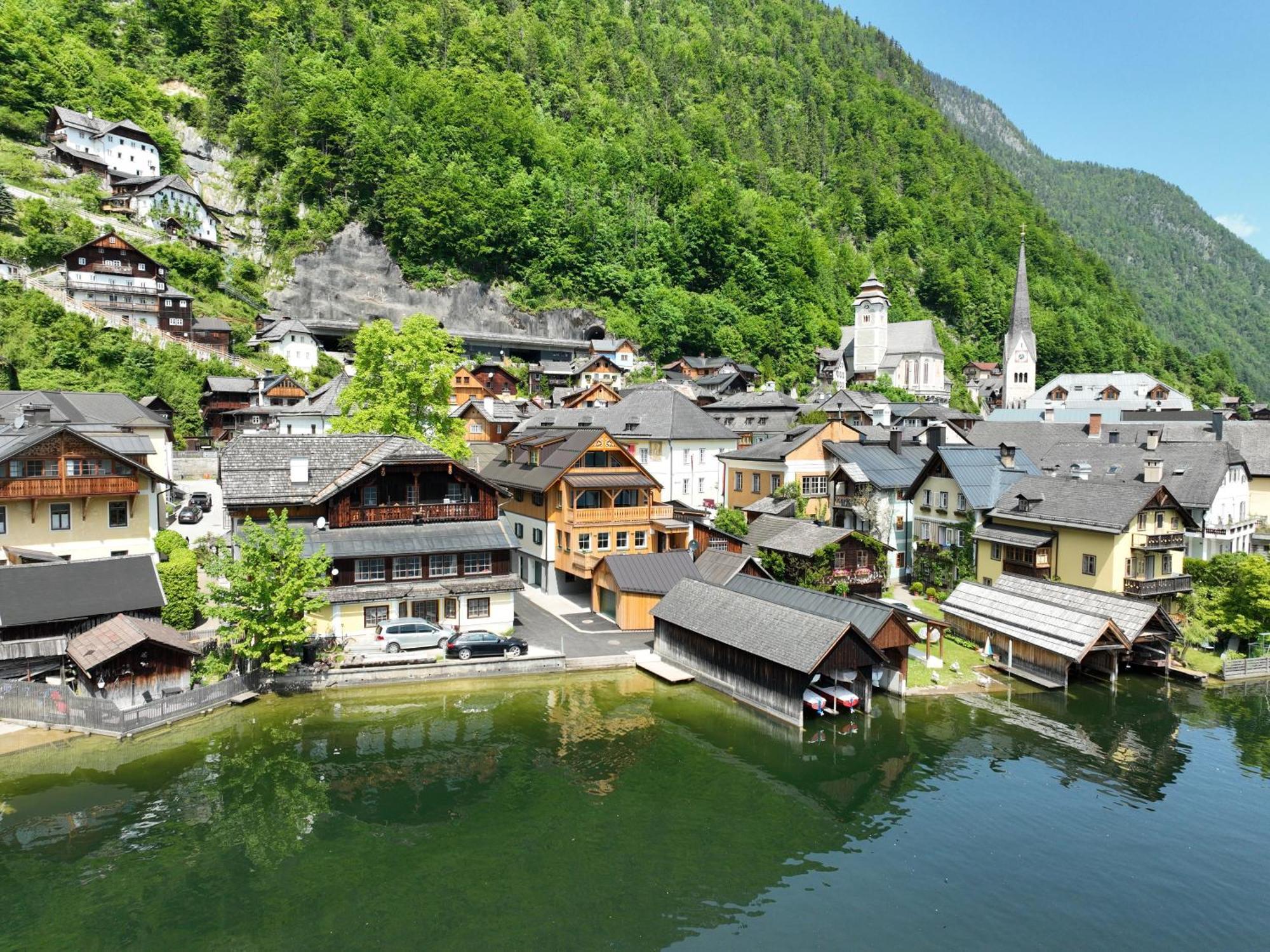 Weisses Lamm Hotel Hallstatt Room photo